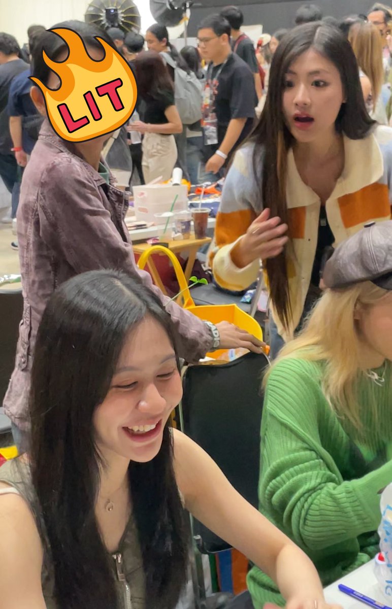 ikhunxx_'s tweet photo. :จี้ พี่เนย เนี่ย
จี้:ห้ะ พี่เนย https://t.co/c9R6pQ5Jjg