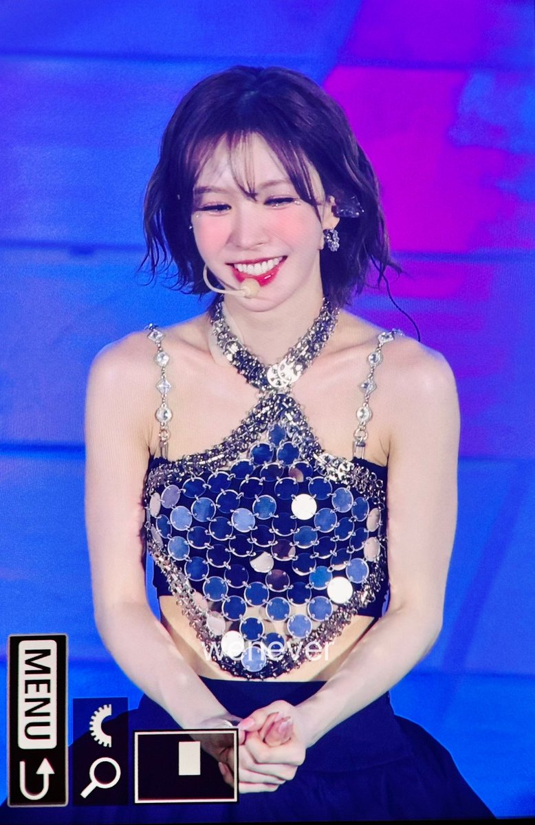 wenever940221's tweet photo. 240804 서울 팬콘 #웬디 #WENDY
 따봉승완아 고마워🥰 https://t.co/t2mYliP75x