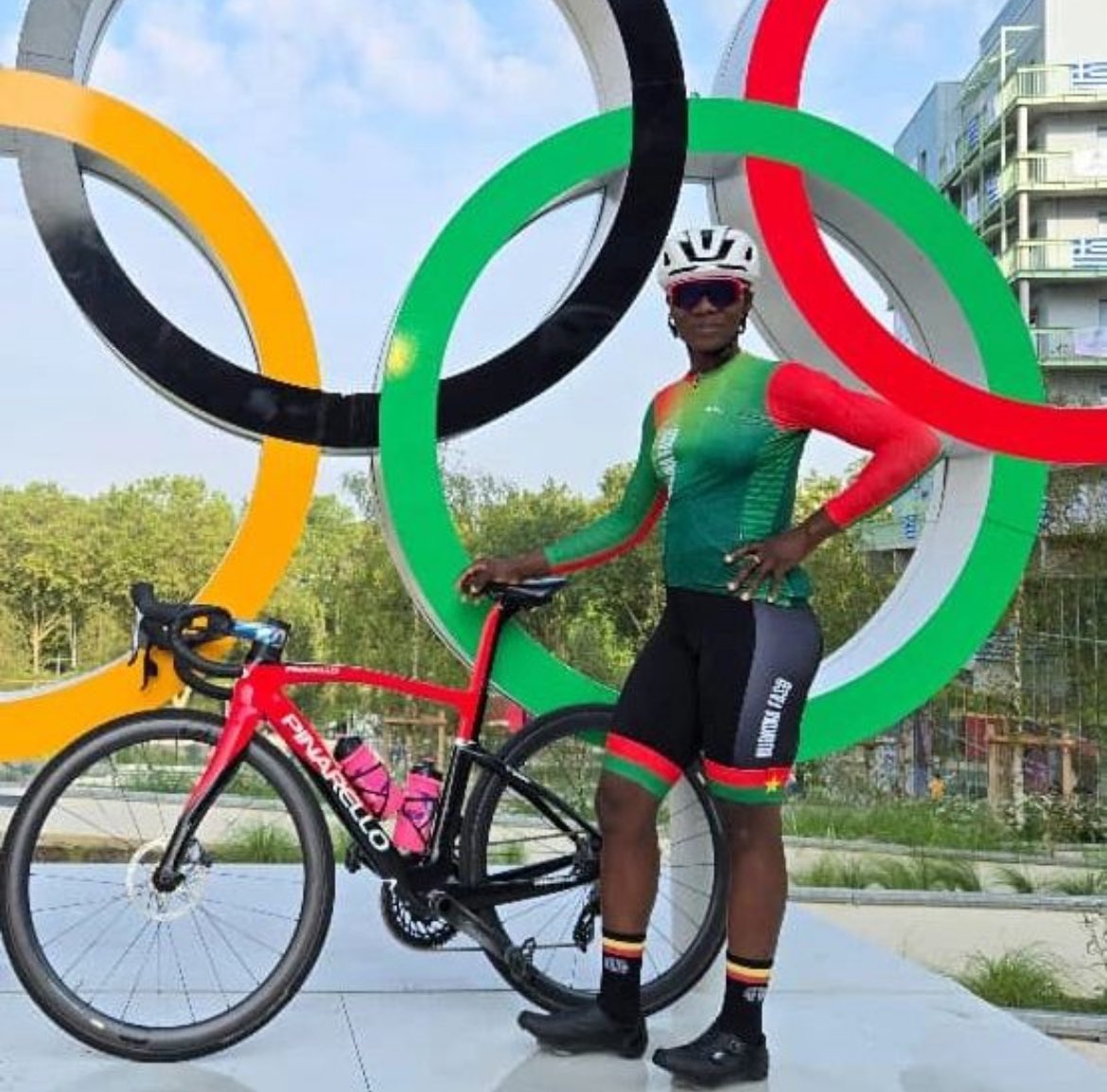 Arrancó la prueba de ciclismo de ruta femenil. 

whatsapp.com/channel/0029Va…