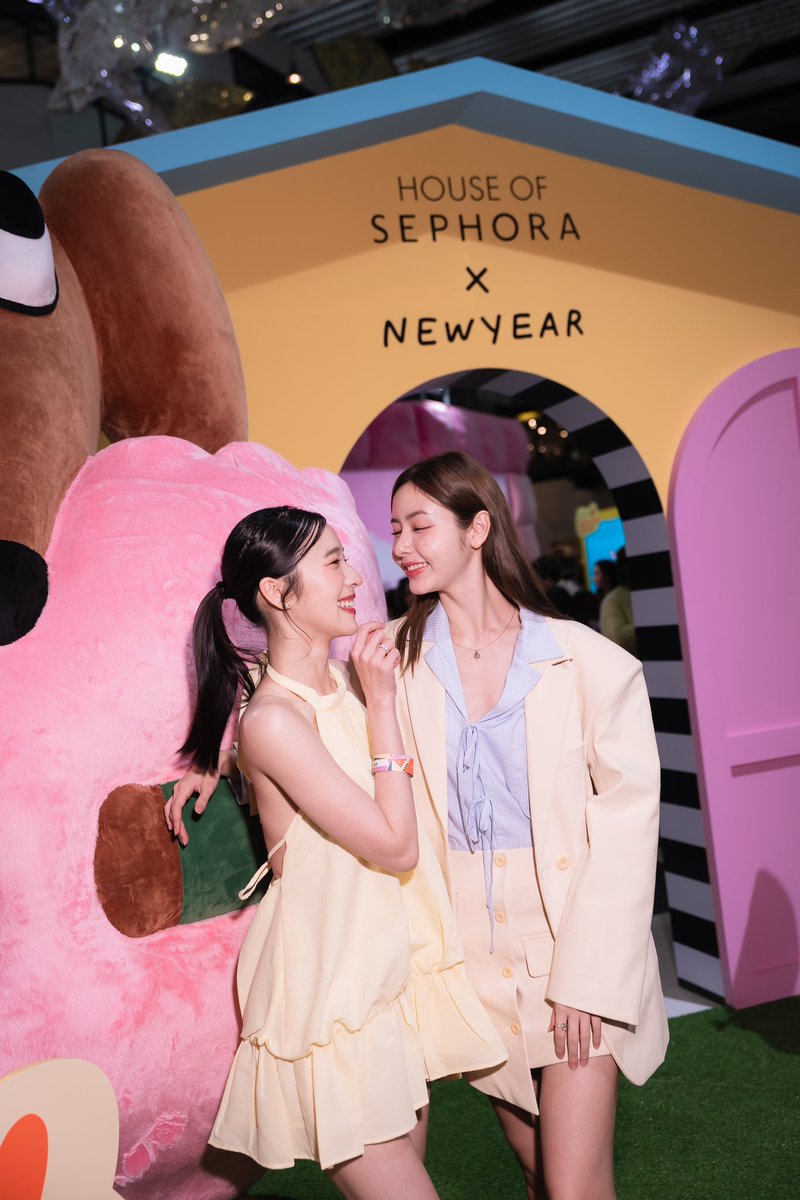 lamialwg's tweet photo. КАКАЯ ФОТКА ШИКАРНАЯ😭😭😭😭😭
#HouseofSephoraTH #HOSTHFall24 #HOSTHxNewyear #ayaorapan #chanyaduval https://t.co/1Yiih4KEf0