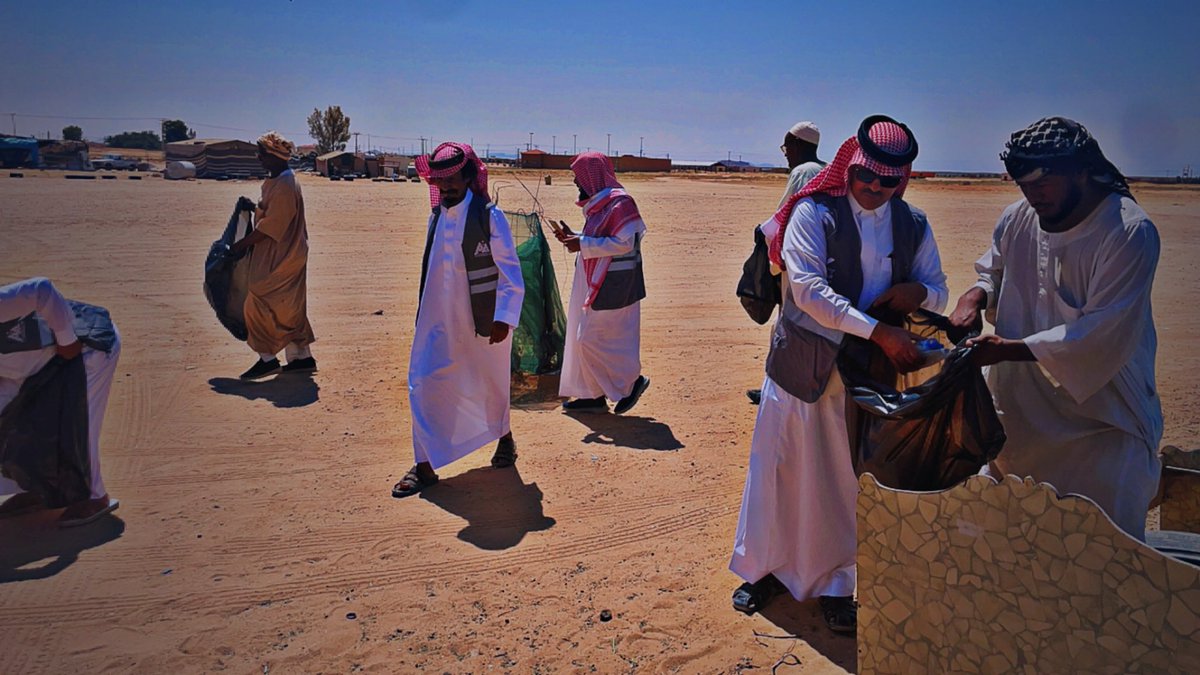 BALADiA_SHAMLY's tweet photo. 🔹 #مبادرة ||

تفعيلاً للشـراكـة المجتمعية نفذت بلدية محافظة الشملي بالشراكة مع مركز إمارة بئر الرفدي ورابطة الشـملي البيئية مبادرة تطوعية بعنوان "حملة إزالة الملوثات البلاستيكية" في قرية بئر الرفدي والتي تهدف إلى إزالة التشوهات البصرية والمحافظة على البيئة المحيطة .

 #أمانة_منطقة_حائل 
 #بلدية_محافظة_الشملي