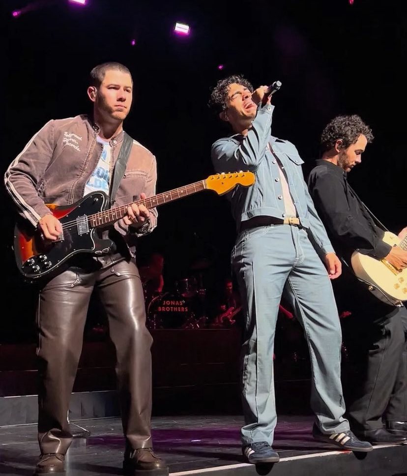 JonasB_SP's tweet photo. 📸 Fotos do Show dos Jonas Brothers em Tampa! 📸

Confira as melhores imagens da apresentação incrível no Seminole Hard Rock Hotel and Casino no dia 02 de agosto.

Amaram?! ❤️

#JonasBrothers #Tour2024 #TampaShow #SeminoleHardRock #Jonastics https://t.co/s1TMuoHtbW