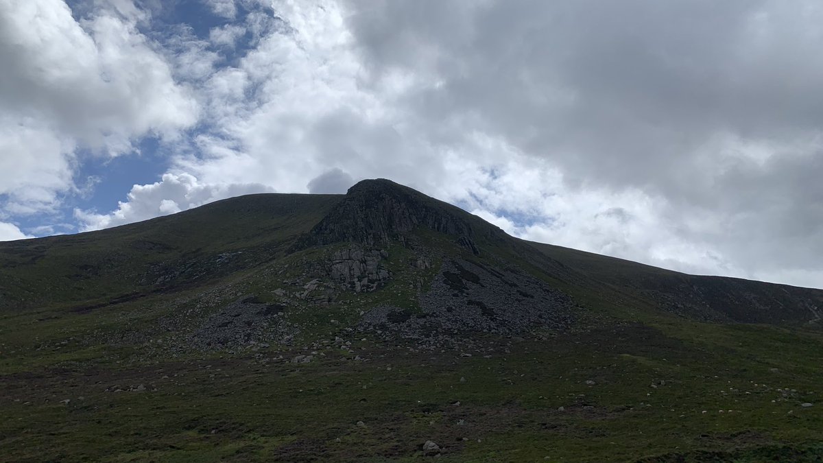 Ticketybooo's tweet photo. On the way to Slieve Donard @Mournelive @visitmourne @NTMournes @deric_tv @barrabest @WeatherAisling @Louise_utv @EnjoyTheMournes @TourismIreland @DiscoverNI #codown #mounemountains #aonb #ponies #hiking https://t.co/HwphjOL8Nx