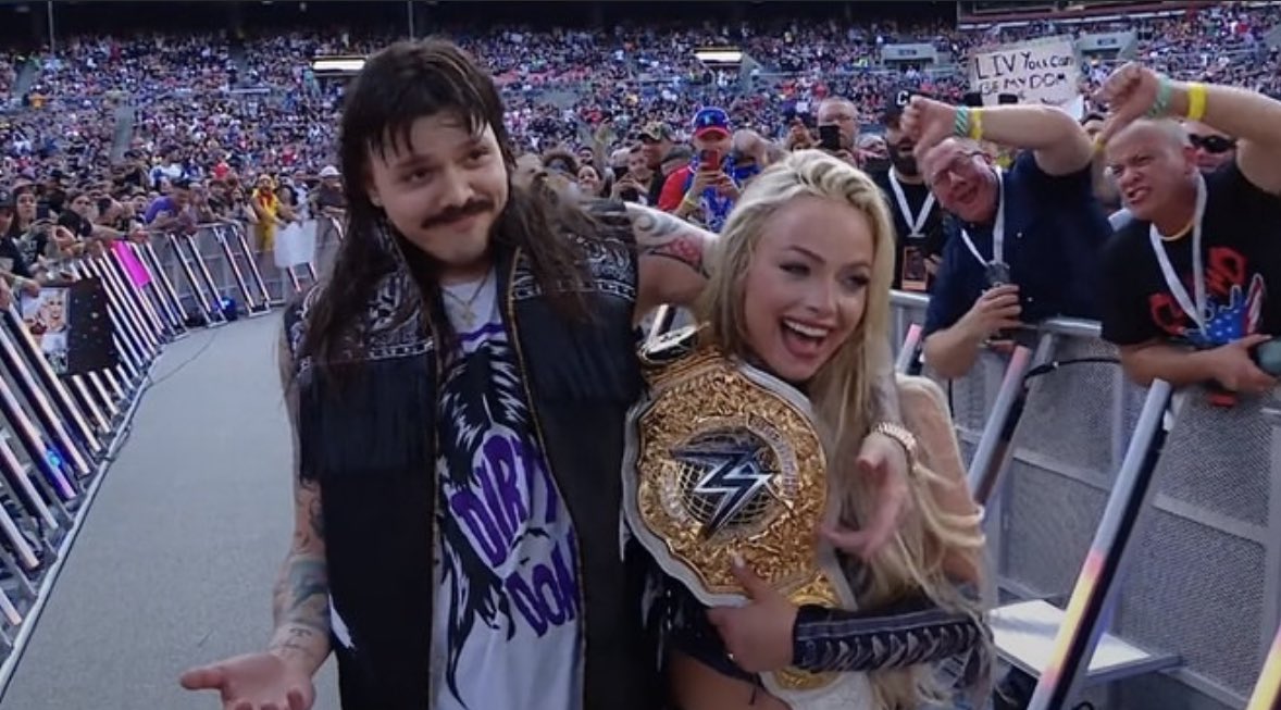 YaOnlyLivvOnce's tweet photo. The greatest love story ever told 😊 https://t.co/9NJOuXJAit
