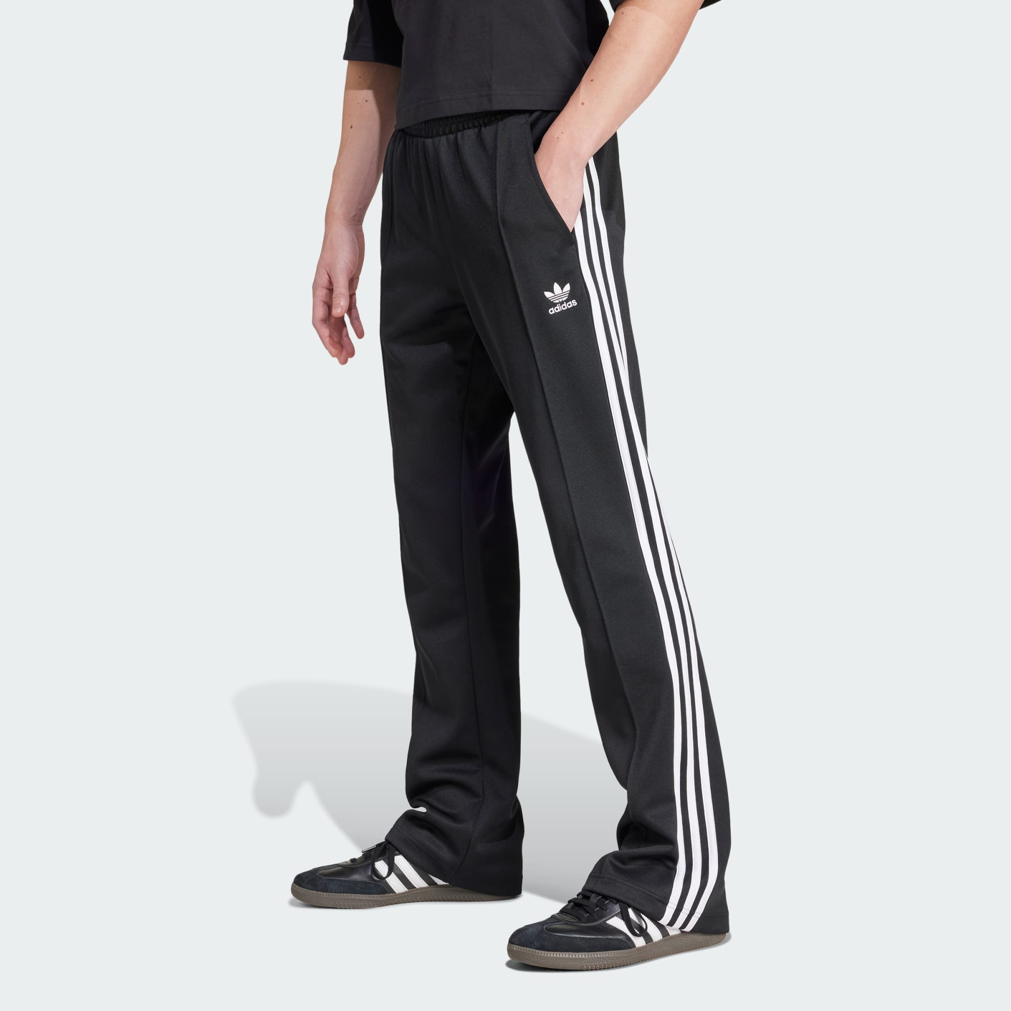 センスのいい お歳暮 adidas alerts on X:  パンツ