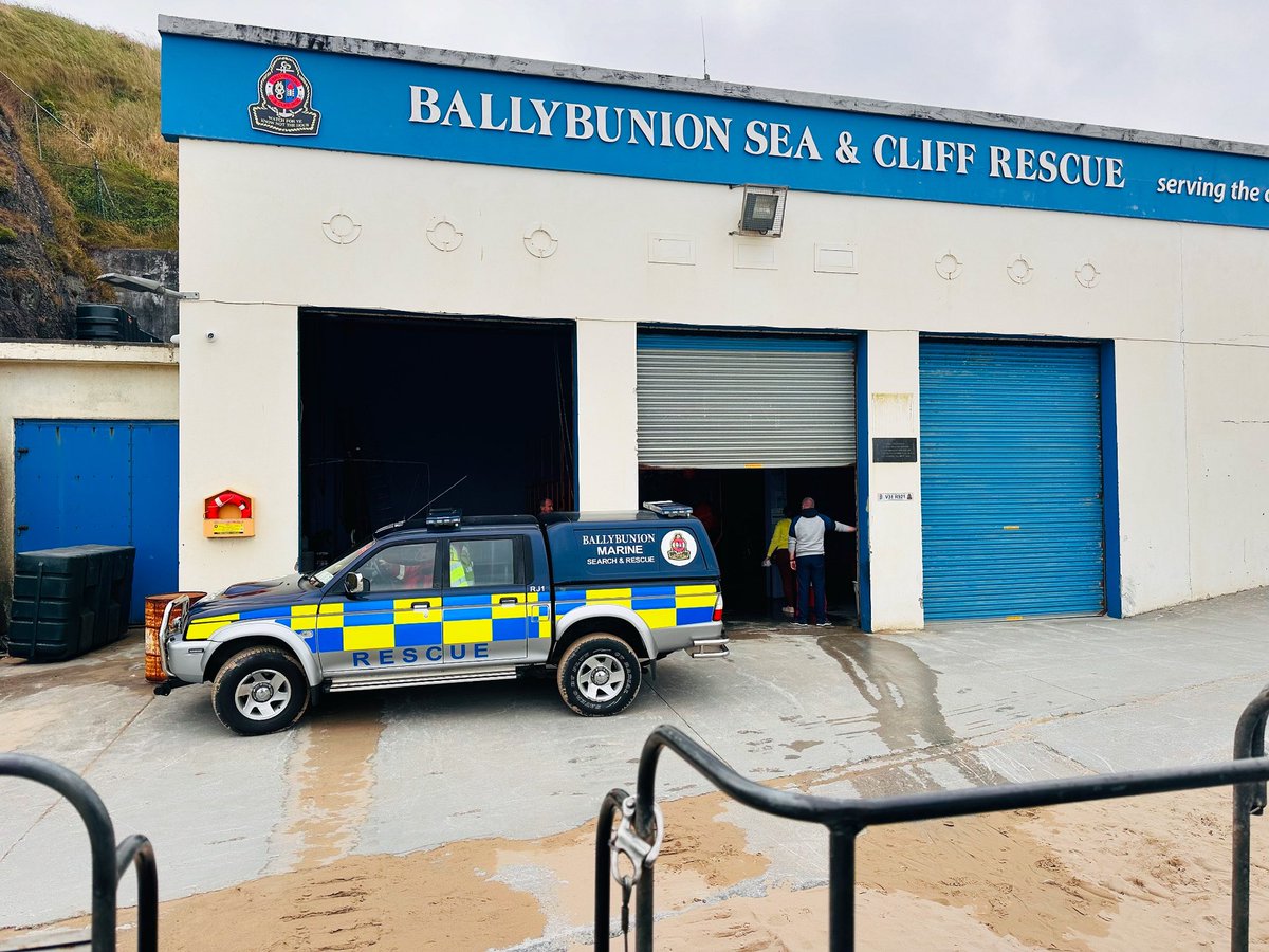 📟 CALLOUT 📟

At 15:40hrs today our pagers were set off to respond to a multi agency incident on the Lakes of Killarney where a vessel had run around. 

Shortly after tasking, and prior to our departure from Ballybunion, we were stood down as the vessel had refloated.