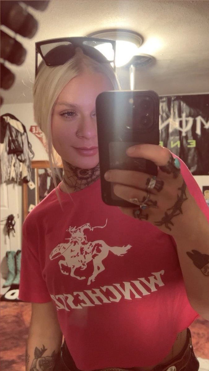 WranglerQueen's tweet photo. RT if tattooed blondes are your thing😉🥰 https://t.co/yONmO1u2aE