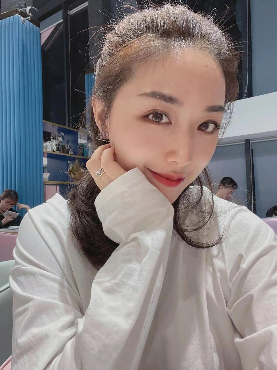 Xinxing_19913's tweet photo. 你们说，长得好，还是长的好？ https://t.co/XJeT8B6vrM