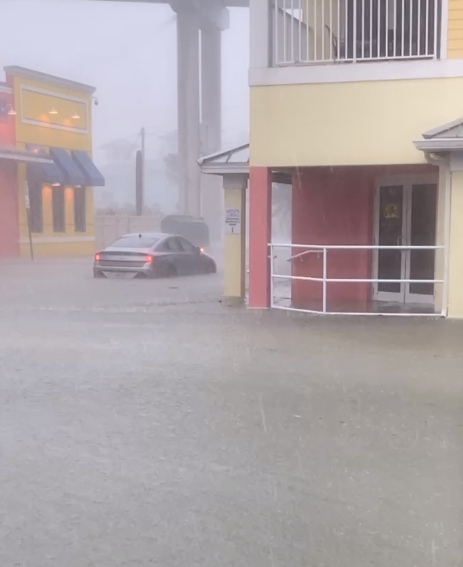 MattDevittWX's tweet photo. UPDATE: Tropical Storm #Debby is currently bringing 2 - 4 feet of storm surge to Southwest Florida. These are pictures of flooded Fort Myers Beach right now. Credit: Beach Talk Radio @WINKNews @stormhour @spann https://t.co/kGgwNEiu95