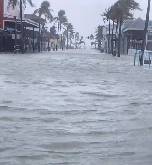 MattDevittWX's tweet photo. UPDATE: Tropical Storm #Debby is currently bringing 2 - 4 feet of storm surge to Southwest Florida. These are pictures of flooded Fort Myers Beach right now. Credit: Beach Talk Radio @WINKNews @stormhour @spann https://t.co/kGgwNEiu95