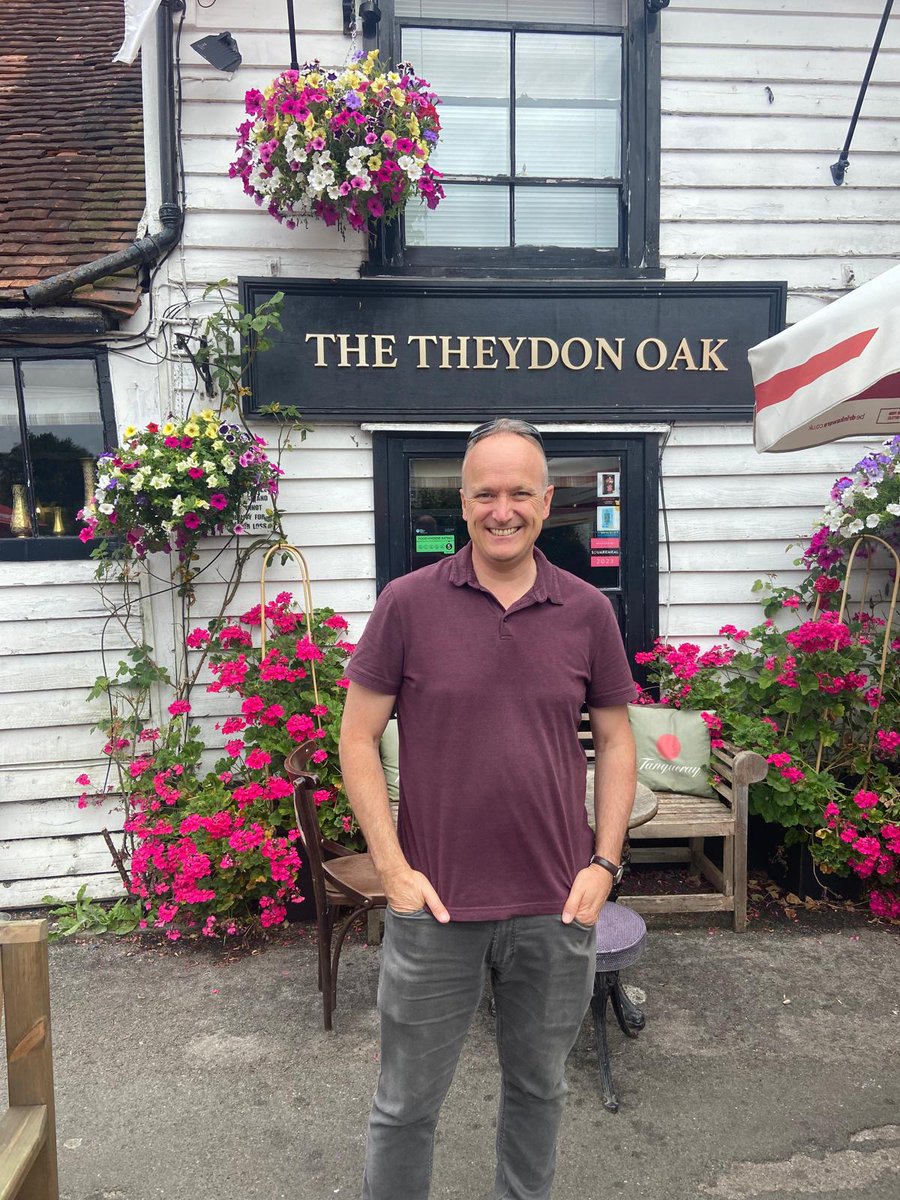 DrNeilHudson's tweet photo. π³Lovely Sunday lunch at the @theydonoak Pub #Coopersale #Epping.
Beautiful food and great service.
Another one of our fantastic local businesses here in #EppingForest.
#EatLocalBuyLocal
#SupportLocalBusiness https://t.co/uGBpfrOIZ8
