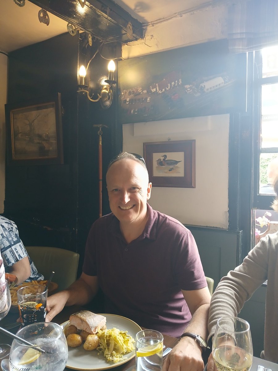 DrNeilHudson's tweet photo. π³Lovely Sunday lunch at the @theydonoak Pub #Coopersale #Epping.
Beautiful food and great service.
Another one of our fantastic local businesses here in #EppingForest.
#EatLocalBuyLocal
#SupportLocalBusiness https://t.co/uGBpfrOIZ8