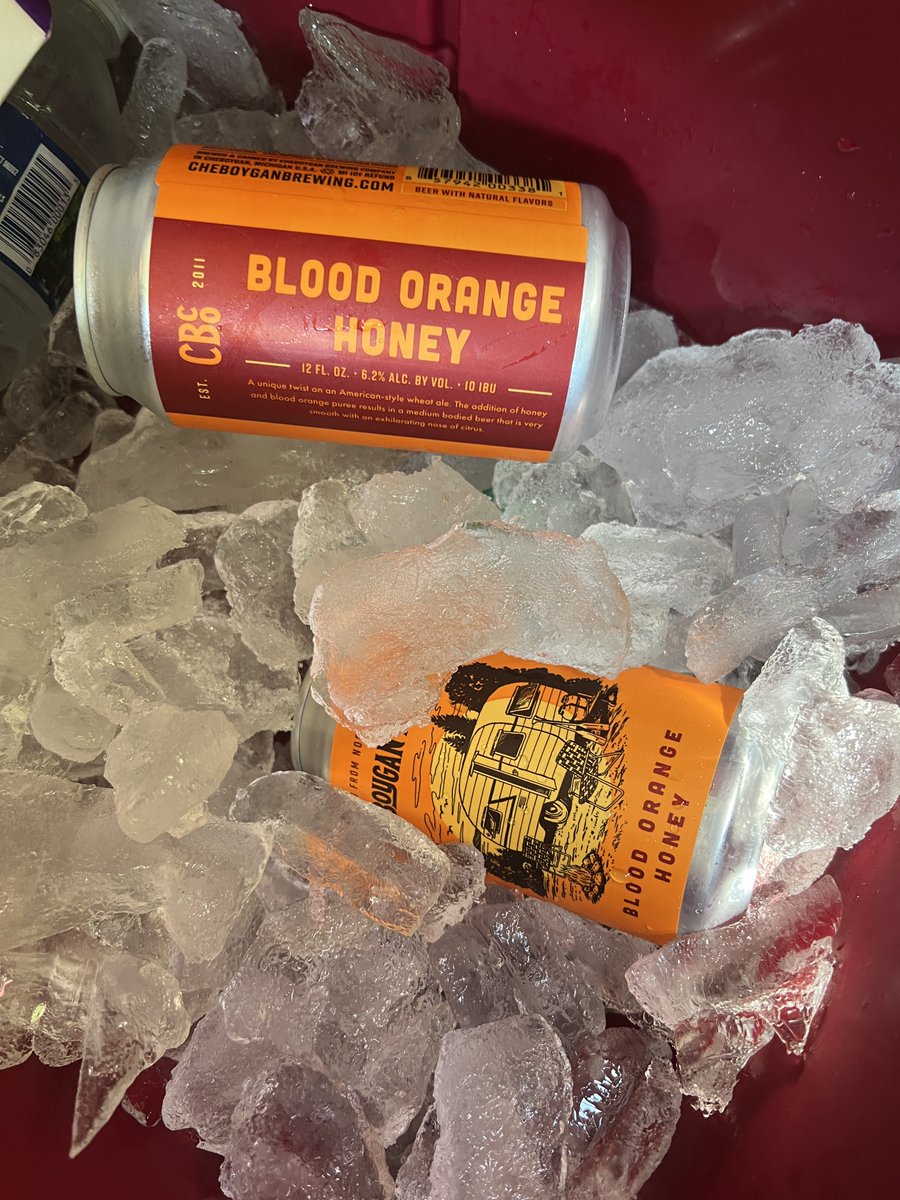 CheboyganBrew's tweet image. Beach Day over at Saugatuck Dunes ☀️😎🍻

#michiganmade #michigansummer #michiganbeer #craftbeer #beachday