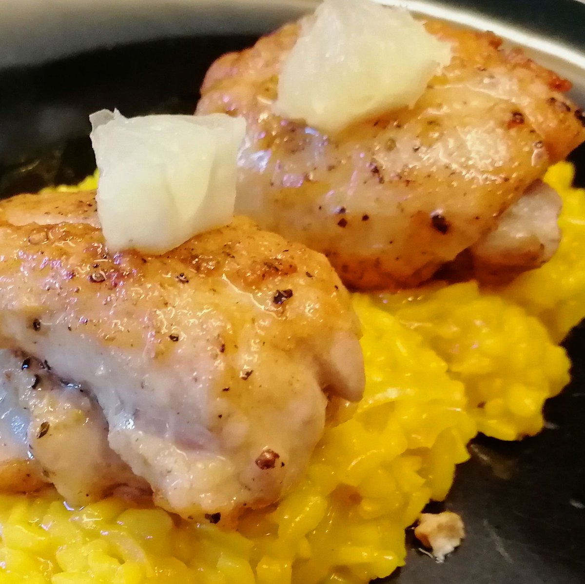MikeKocht's tweet image. #Zitrone heute als Geschmacksträger im #Twooking
Im Schnitzel aus der #Hendlkeule (#Hühnerkeule)
Im fruchtigen #Risotto, aber auch in der Marinade für den #Rucola
Sauer macht halt lustig! ;-)

mikekocht.at/2024/08/04/zit…