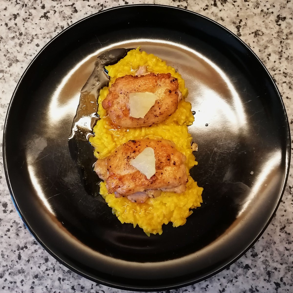 MikeKocht's tweet image. #Zitrone heute als Geschmacksträger im #Twooking
Im Schnitzel aus der #Hendlkeule (#Hühnerkeule)
Im fruchtigen #Risotto, aber auch in der Marinade für den #Rucola
Sauer macht halt lustig! ;-)

mikekocht.at/2024/08/04/zit…