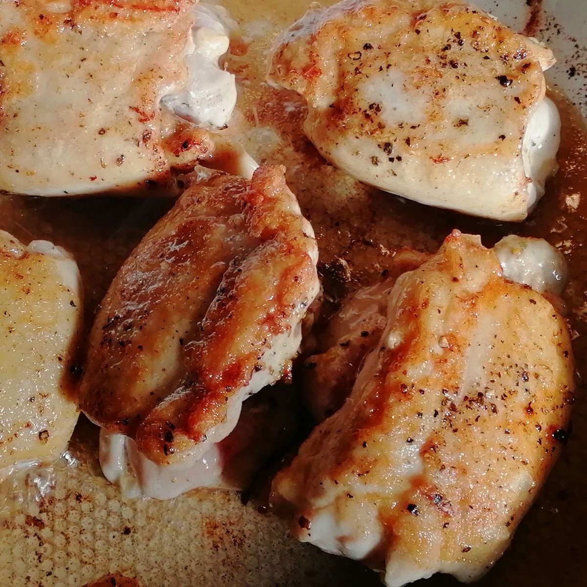 MikeKocht's tweet image. #Zitrone heute als Geschmacksträger im #Twooking
Im Schnitzel aus der #Hendlkeule (#Hühnerkeule)
Im fruchtigen #Risotto, aber auch in der Marinade für den #Rucola
Sauer macht halt lustig! ;-)

mikekocht.at/2024/08/04/zit…
