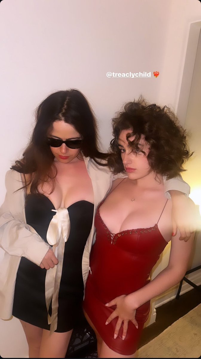 bestofmolly's tweet photo. molly gordon and rachel sennott via molly’s instagram 🤭🤭 https://t.co/l94ELs5uBQ