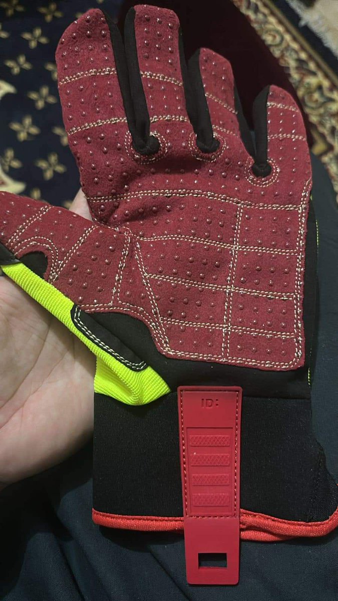 hawks44242's tweet image. Every type of gloves are available on Teqa sports with customized option. Order now and enjoy custom sportswear.
For more info DM us;
Whatsapp: +92 3490315880
Email: hhawkssports@gmail.com

#WinterFashion #StayWarm #BubbleJacket #Trendsetter #FashionForward #CozyComfort #StyleUp