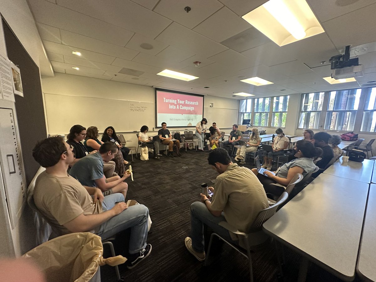 profczm's tweet photo. 🚨🔔@BiancaRebelde78 & @Smyklebu 🔔🚨showing us how to move from research to campaigning‼️🕵️👩🏿💻📊📈🪧✊🏽 #StrategicLaborResearchConference
#UCLAlaborstudied https://t.co/MfVNQlN8ze