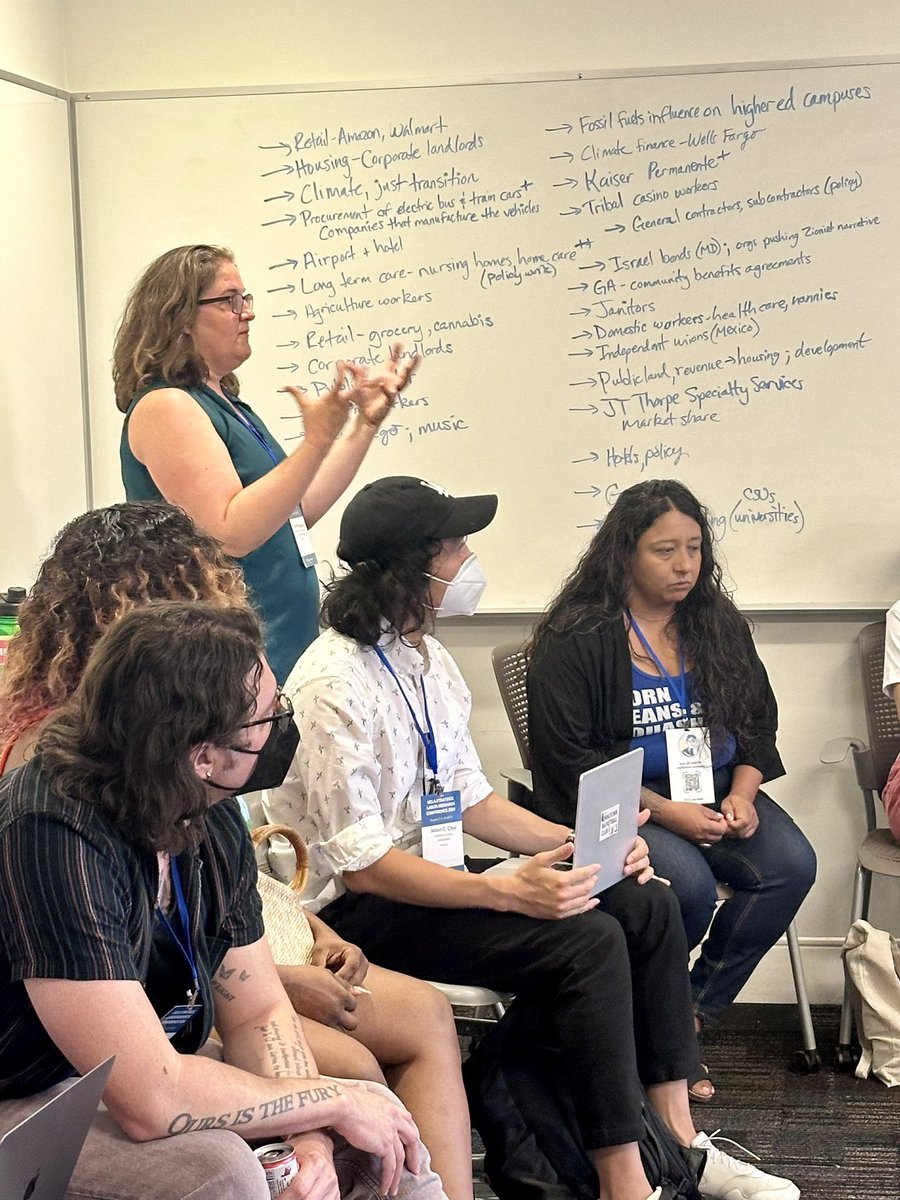profczm's tweet photo. 🚨🔔@BiancaRebelde78 & @Smyklebu 🔔🚨showing us how to move from research to campaigning‼️🕵️👩🏿💻📊📈🪧✊🏽 #StrategicLaborResearchConference
#UCLAlaborstudied https://t.co/MfVNQlN8ze