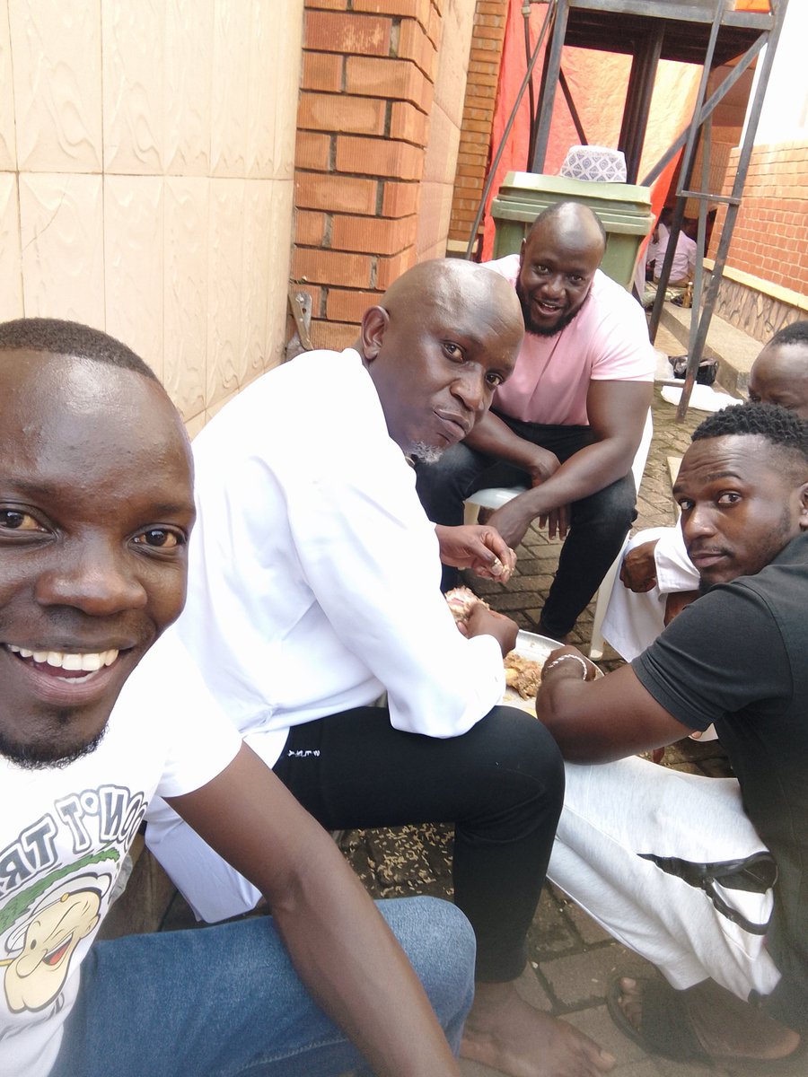 MayombweEm50659's tweet photo. Sunday went well with my all time brother https://t.co/uAhiD0k3P2