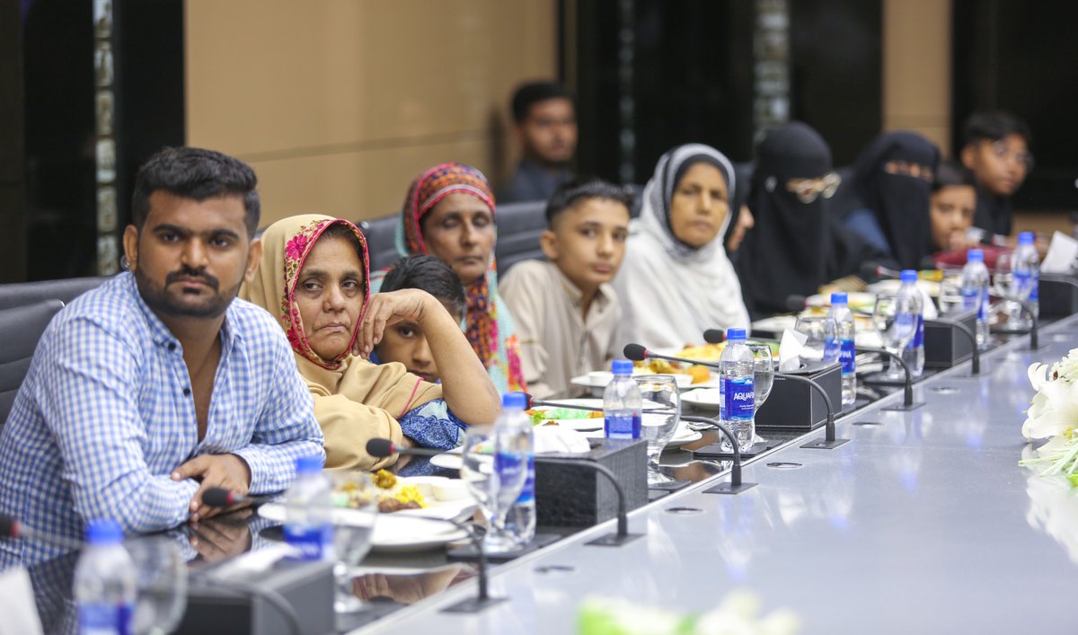 ssusindhpolice's tweet photo. On the occasion of Police Martyrs' Day, the Special Security Unit (SSU) headquarters hosted a special gathering to honor the families of martyrs from the security division.
#PoliceMartyrsDay #YoumEshuhada #MartyrsDay #Shaheed #4thAugust #Karachi #Police #SindhPolice #SSU https://t.co/3ZHvNeJrWb
