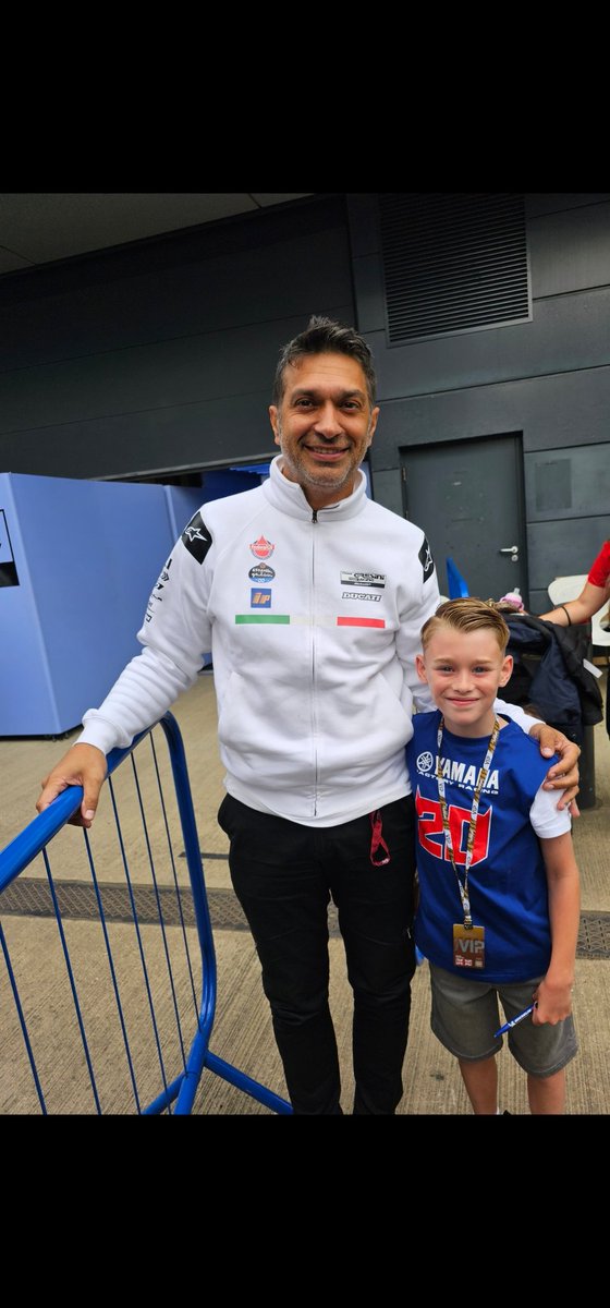 SimonWarren3's tweet image. Massive thank you to Marc, Alex &amp;amp; Frankie for taking time out of your busy schedule to have a photo with Jack, my MotoGP super fan son. Also thanks Marc for signing his Repsol hat.