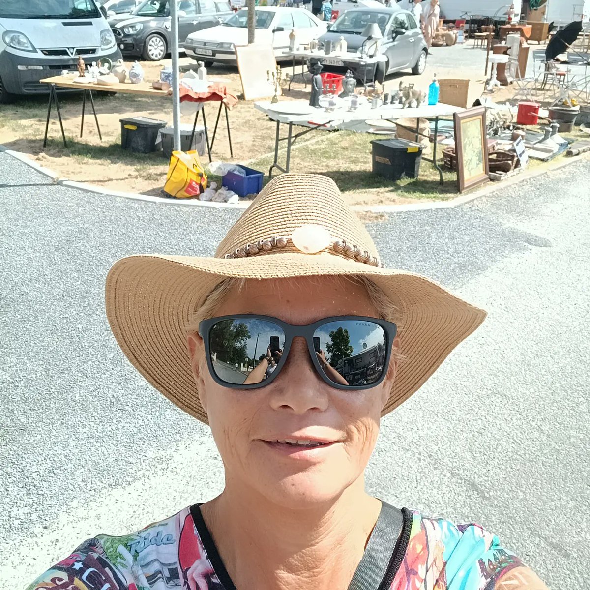 jjassociatesYin's tweet photo. At the #Sunday Market today
#Verteillac #dordognefrance
#oldstuff
#interestingstuff https://t.co/vc5YU1wxtI