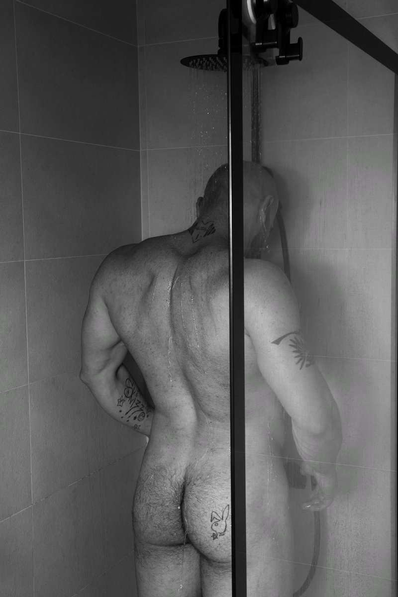 Antonio28969689's tweet photo. #laducha #umbertodipillo #gym #muscle #nude #naked #blackandwhitephoto https://t.co/yNykjgokWr