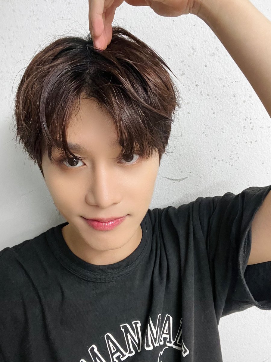 Moondanse_MY's tweet photo. [240804] 🌙💭

"3 set selcas"

"it was really nice to be able to meet czennies for these 2 days after such a long time, I’m really grateful"

"let’s be happy for a long long time" https://t.co/HCzdWI5lAt