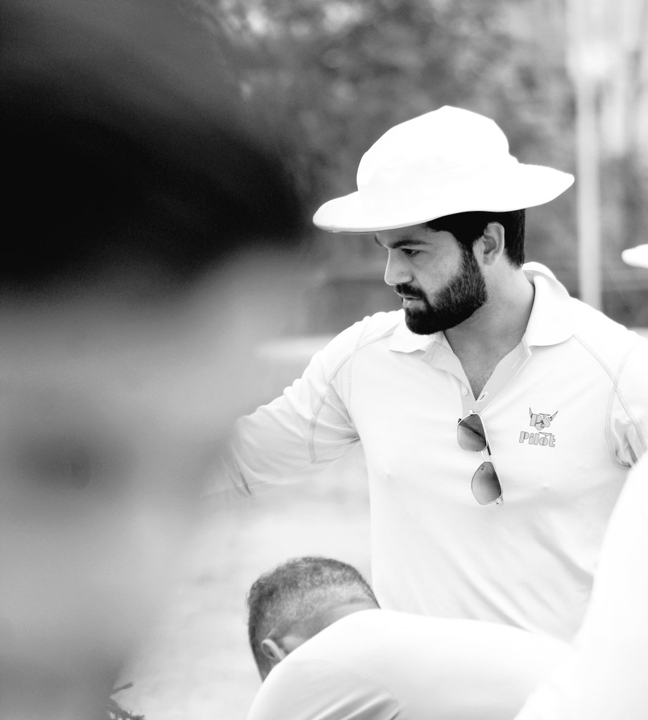 BasharatRehan1's tweet photo. Behind you skipper. @kaeshurr1 https://t.co/NBFe6AM2Jj