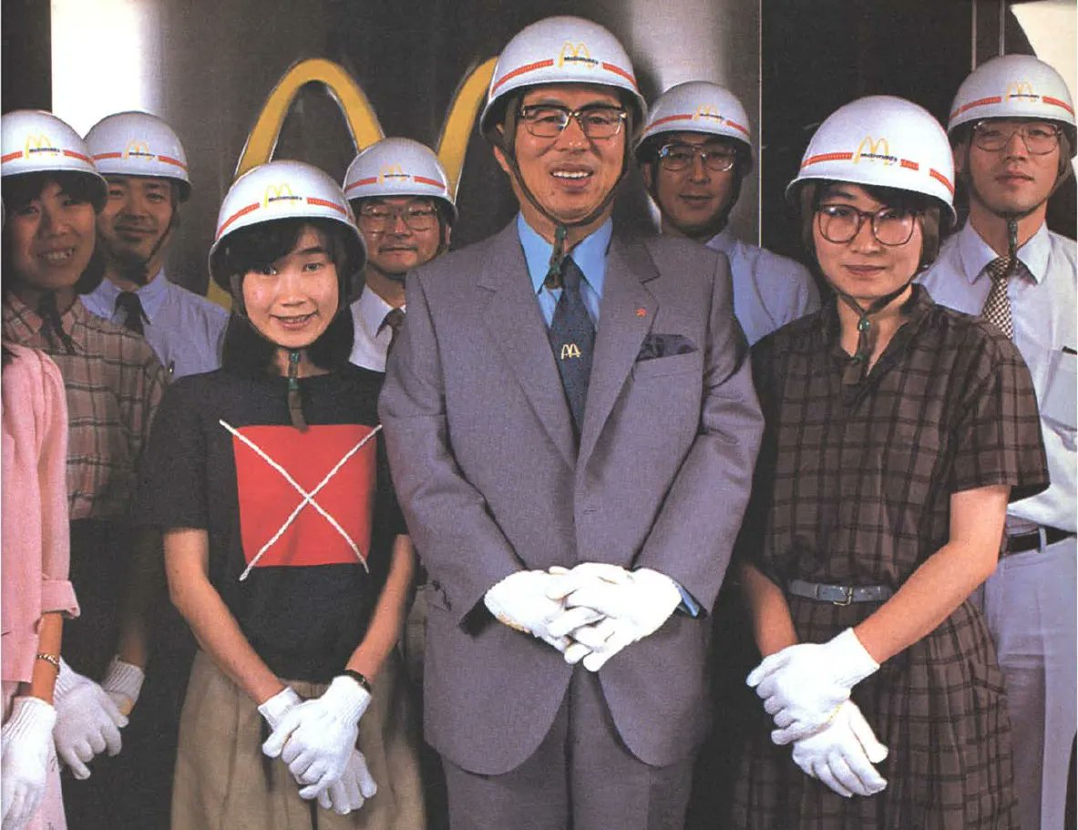 What's the #1 ingredient for bringing McDonald’s to Japan? 

🇯🇵🍔 39 hours 🍔 🇯🇵

Imagine this: whipping up the first McDonald's in Tokyo's bustling Ginza district in just 39 hours. 

That's exactly what Osakan entrepreneur Den Fujita pulled off in 1971 🧵