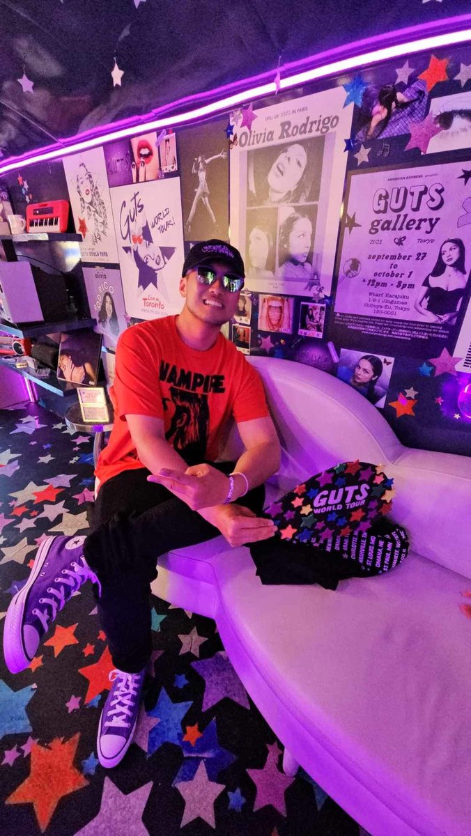 loveLivRodrigo's tweet photo. Last night was amazing 💜 #GutsWorldTourSanFrancisco @LiviesHQ @oliviarodrigo https://t.co/oisniNXWIG