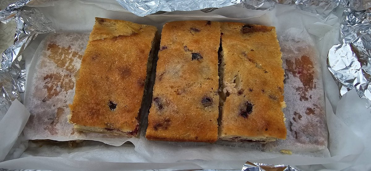 Not an unusually busy day at the table today, but all the food went and we nearly ran out of hot water! 

Tasty quorn sausage casserole, and (thanks to <a href="/LizShinn63/">LizziS5555</a>!) rhubarb &amp; berry cake.

Thanks for the donations of food and cash.

Donations via PayPal at
paypal.com/paypalme/StTho…