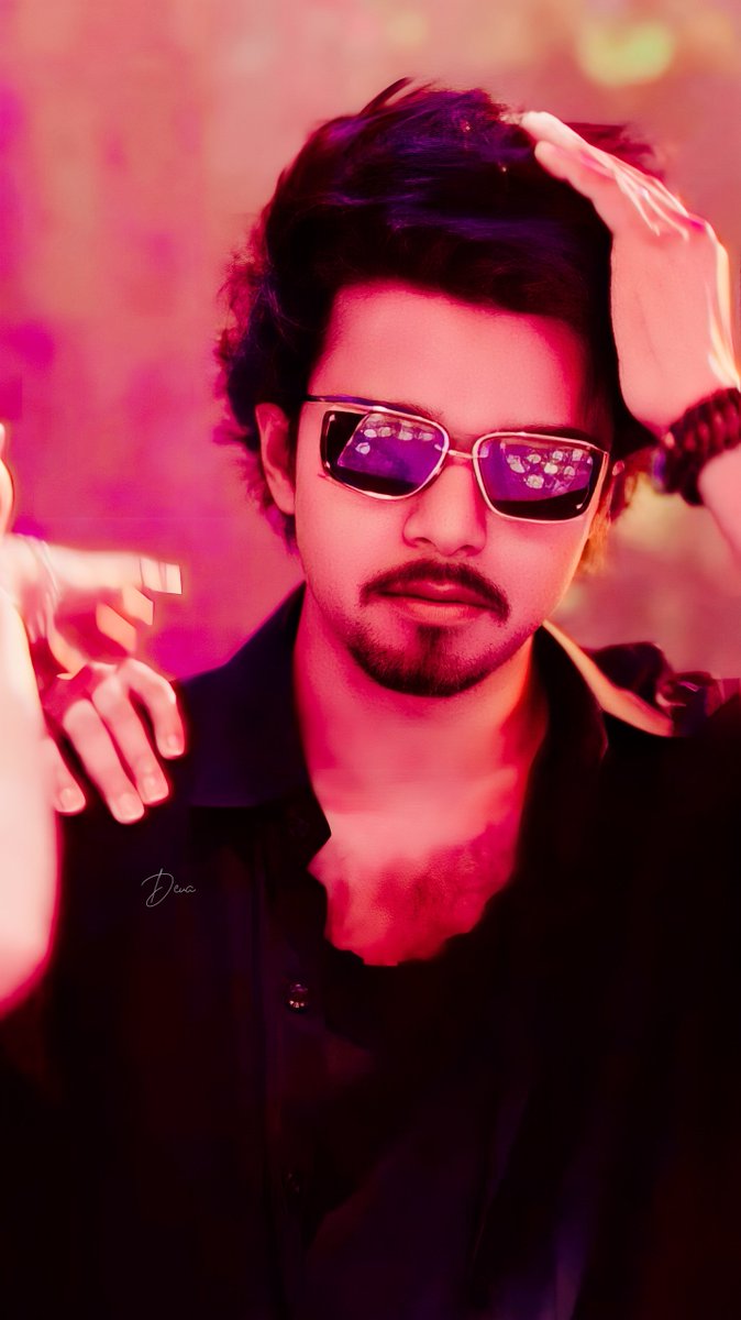 devad7316's tweet photo. #ThalapathyVijay 😎
https://t.co/sdkHCrsgmV https://t.co/RvAO5VISZM