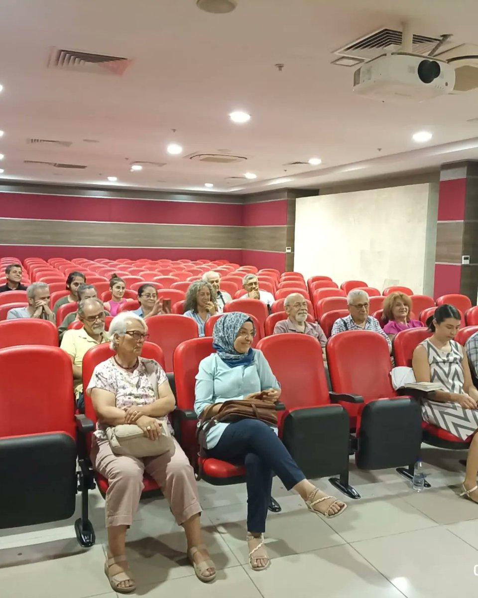 SHUDER Muğla Şubesi olarak 02.08.2024 tarihinde, Şair-Yazar-Yayıncı Abdülkadir BUDAK, üyemiz Sosyal Hizmet Uzmanı-Şair Mesrur SABAHOĞLU ve müzisyen Şahin EVLİYAOĞLU’nun katılımlarıyla "Şiir ve Müzik Dinletisi" etkinliğimizi gerçekleştirdik.Katılım sağlayan herkese teşekkür ederiz