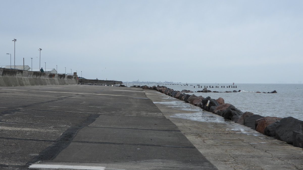 seuneke's tweet photo. My walk this morning to Ness Point Lowestoft .
#Nesspoint
#Lowestoft https://t.co/vSkTtGApbr