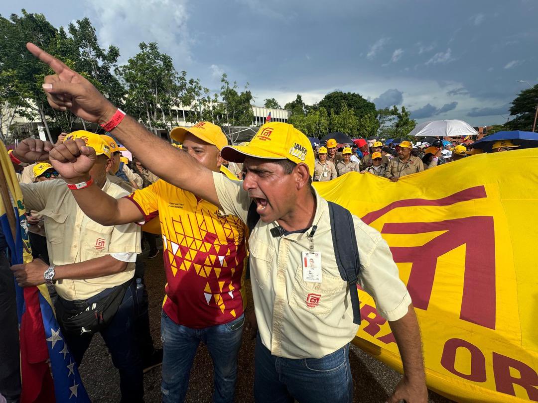 Ferromineros unidos dijeron presente, junto al presidente Aldo Cantafio, con el respaldo de la Junta Interventora de la CVG, en la Gran Movilización por la Defensa de la Paz, en respaldo a la reelección del presidente <a href="/NicolasMaduro/">Nicolás Maduro</a>.