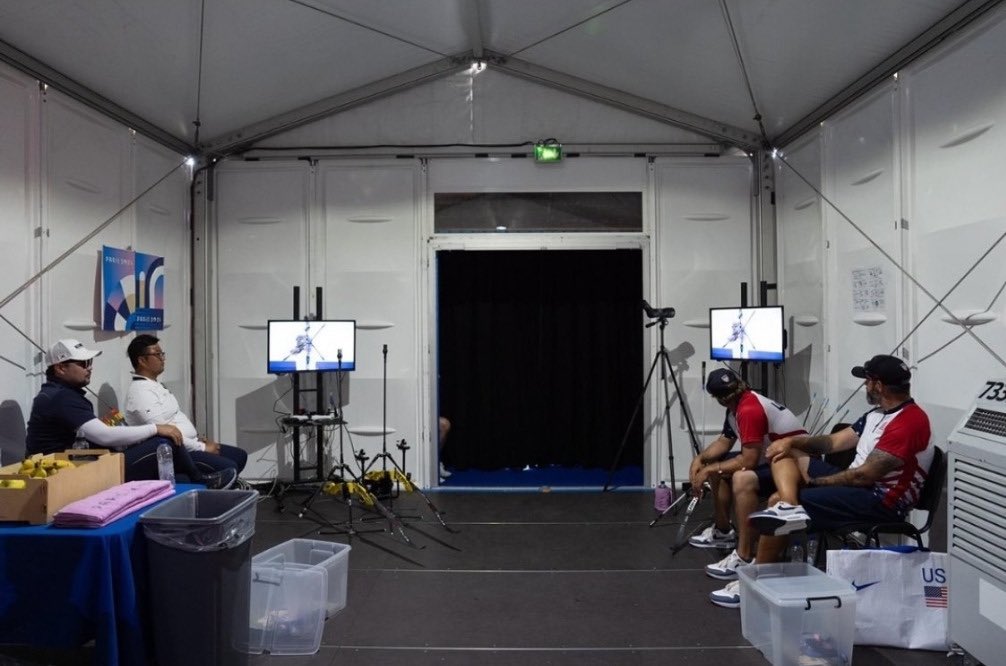 양궁 시작 전 대기실 ㅅㅂㅋㅋㅋㅋㅋㅋ나였음 화장실 가는척하고 도망갔다