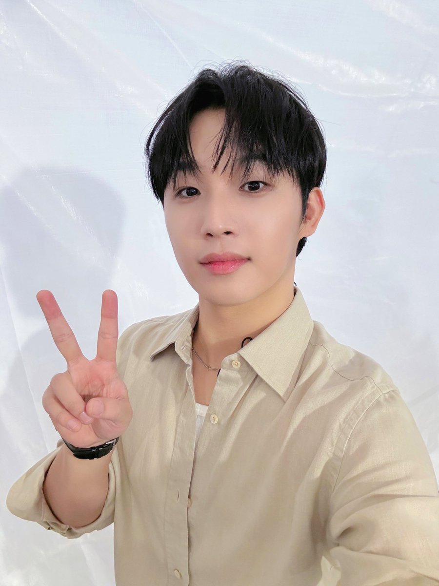 [📂]

📂 B:CHIVE
└📁 #경포썸머페스티벌
 
나 우울해서 현식이 봤어
T-같이 봐
F-같이 봐

#비투비 #BTOB
#임현식 #LIMHYUNSIK
<a href="/BTOB_IMHYUNSIK/">임현식</a>