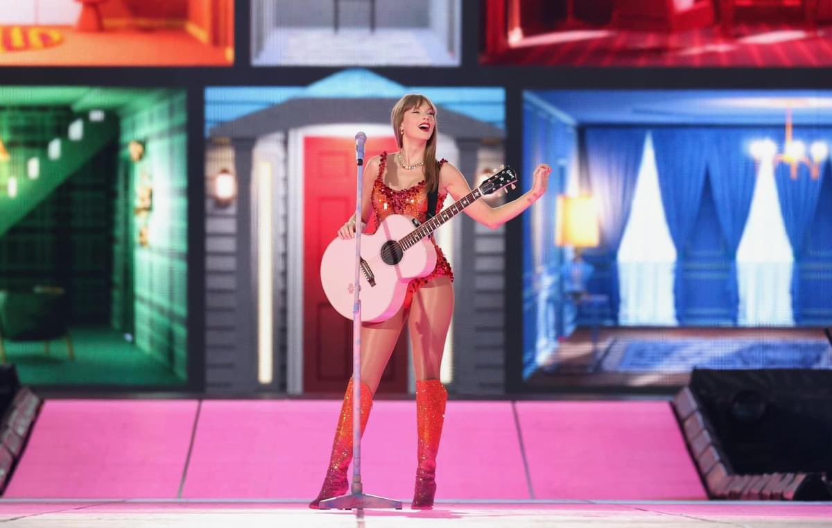 ALTER_ART_'s tweet photo. Everyday is a fairytale with Polish crowds! Rekordowe ponad 195 tys. fanów podczas 3 koncertów @taylorswift13 | The Eras Tour na @PGENarodowy! To były niesamowite i niepowtarzalne dni w Warszawie! Wszystkim bardzo dziękujemy
We will always come back to see you!
📷TAS Rights Mgmt https://t.co/1g1eLBbjzx