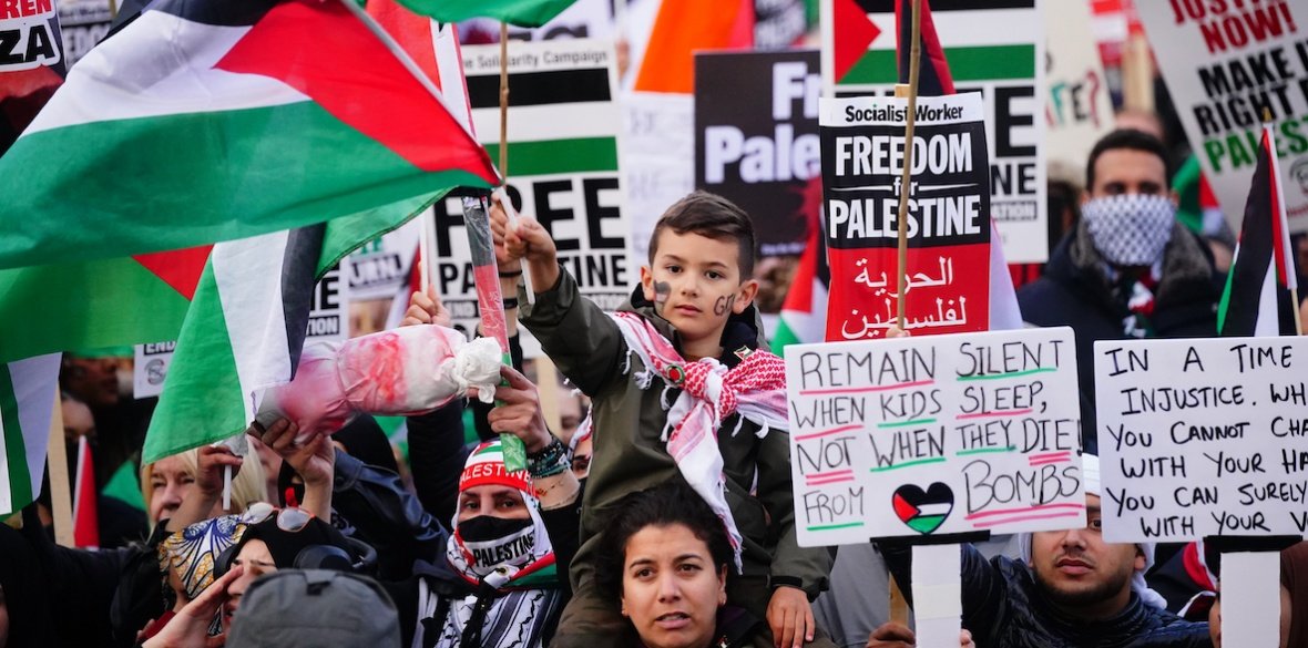 KhanWritex94292's tweet photo. #israil kiled#20000 kid's in Gaza https://t.co/m6i6QVsgq9