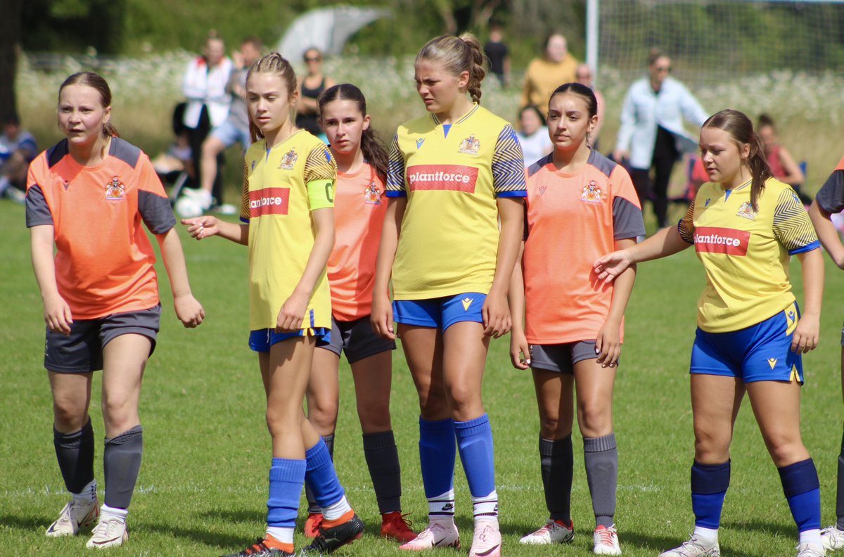 btuwomenfc's tweet photo. Nice runout for our talented U15s & U16s in their in-house game this morning.
The future is most certainly bright! 🙌🏼
#DevelopInspirePerform 💛💙 https://t.co/mvU1iKyJcz