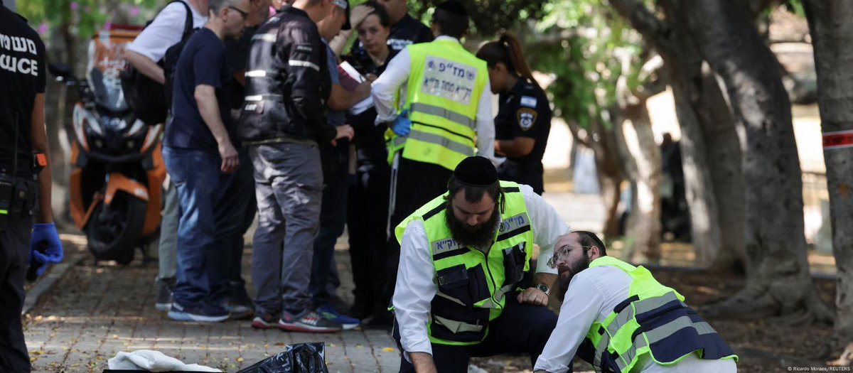 2001OnLine's tweet photo. #04Agos 🚨Una mujer de 66 años y un hombre de 70 murieron este domingo, y otras dos personas resultaron heridas, en un ataque palestino por apuñalamiento en la localidad israelí de Holon, en la periferia sur de Tel Aviv.
.
.
.
📸 Cortesía https://t.co/85fX6zXBDz