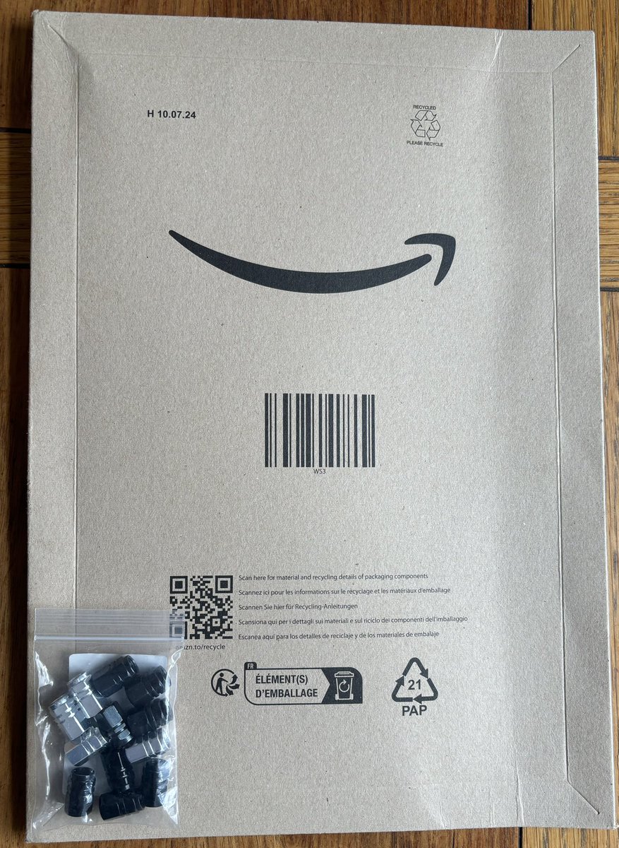 The_East_End's tweet image. Old Man Sunday gripe coming up - we are CONSTANTLY being told about reducing our waste - so why @AmazonUK do you send these tiny little tyre valve caps in THIS? Surely you have something smaller than an A4 cardboard wrap? 

#eastend #moaninggit #grumpyoldman