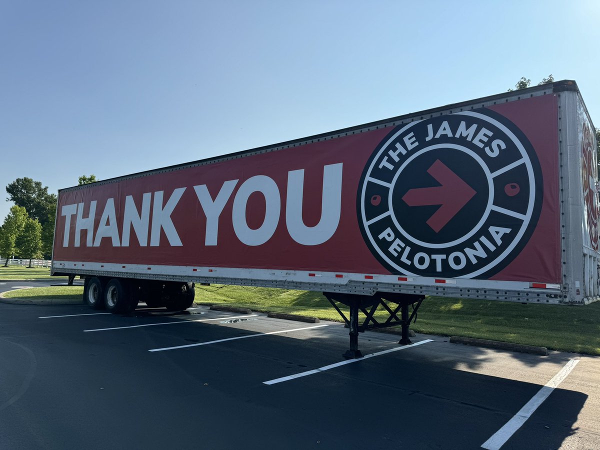 Cheering for the first <a href="/Pelotonia/">Pelotonia</a>  riders 🚴🏻‍♀️🚴🏿🚴🏻at Bevelhymer this AM. Beautiful day. <a href="/OSUWexMed/">The Ohio State University Wexner Medical Center</a> #Pelotonia