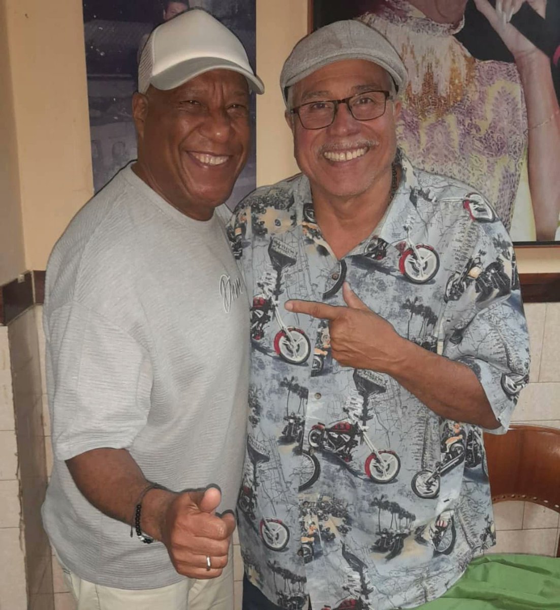 " Saludos rumberos , feliz inicio de semana "