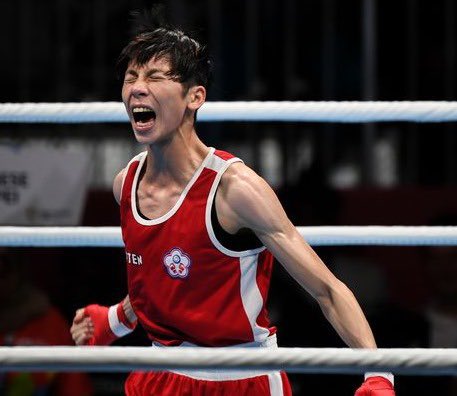 Oli London tweet media