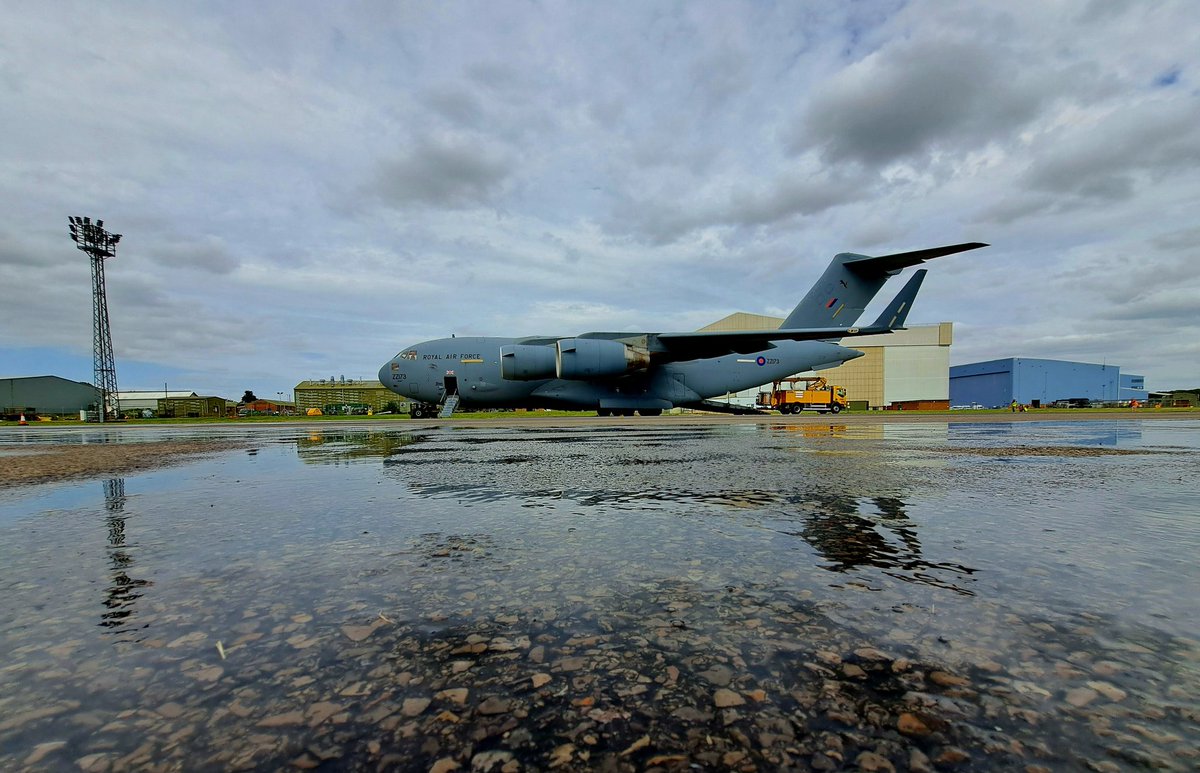 Robhereagain's tweet photo. @thresholdaero @CdrAirWgAMF @StnCdrBZN And me
Thank you to everyone that organised and allowed access, really is appreciated. The pub at Thrupp thought so to as had meal there after😄😄
#thresholdaero #photoshoot
@Thrust_Aviation @flightlineuk @USAS_WW1 @zaphod58 @SR_Planespotter @scottiebateman @BlickyIan https://t.co/l0pPURSynN