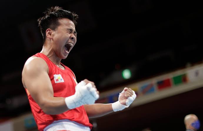 christianfreo's tweet photo. Two Filipina boxers—Nesthy Petecio and Aira Villegas —showing their prowess in a “male”sport and assured of a bronze medal!!! Who run the world? GIRLS!!! LF GOLD!!!!!!!!!!!!!! #OlympicGames #Paris2024 https://t.co/8zAWChJI8j